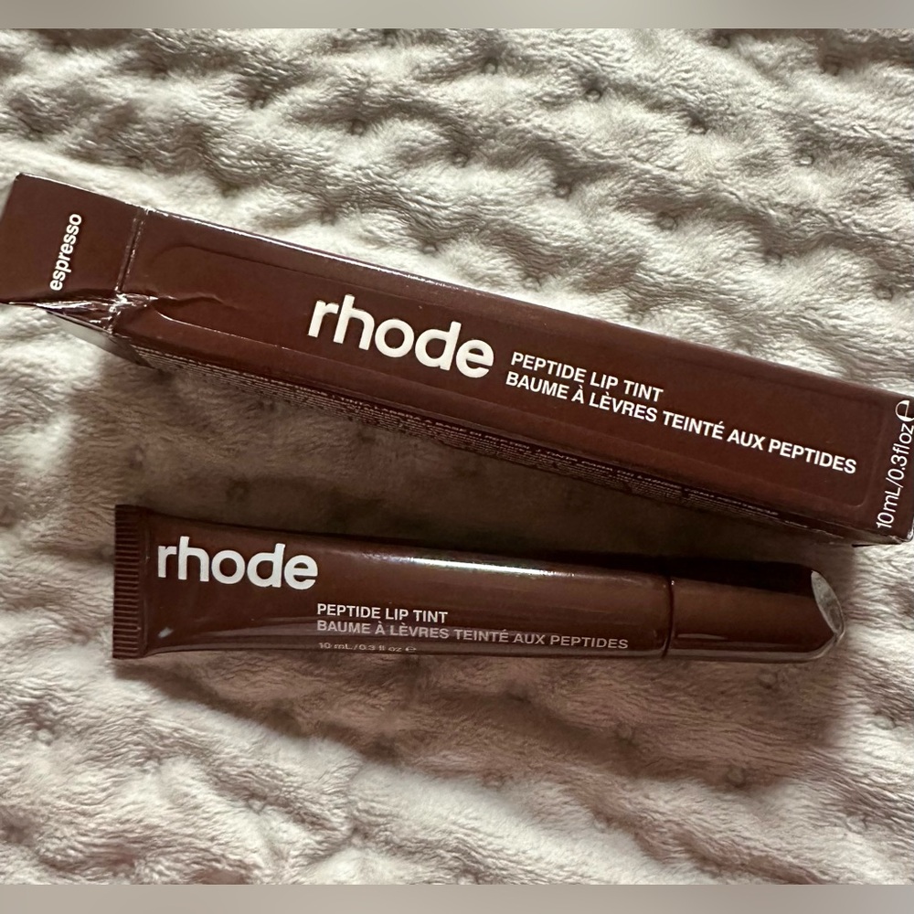 NIB Rhode Tinted Lip Peptide in Espresso